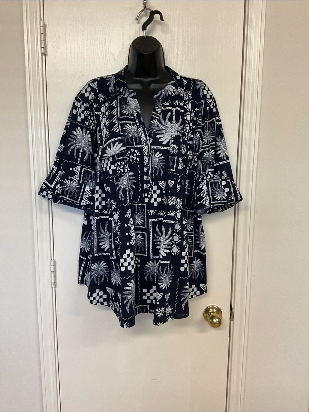 Cocomo Woman Navy and White Patterned Tunic